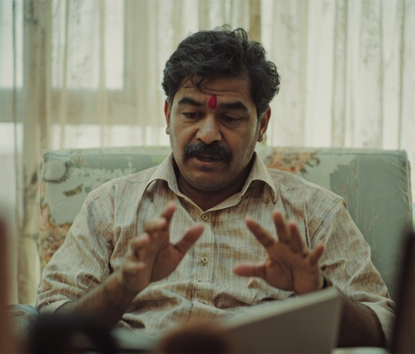 ஆதவன் எனும் 41 வயது ஆண், சிறுவயது ஒப்பீட்டால் ஏற்பட்ட தன்னம்பிக்கை குறைவு, வேலை அழுத்தம், குடும்பத்தில் தயக்கம், பதவி உயர்வு பயம் ஆகியவற்றுடன் போராடுகிறார். உளவியலாளர் ஒளி, சுய இரக்கம், சிறு பாராட்டு, தைரியப் பயிற்சி மூலம் மாற்றம் சாத்தியம் என வழிகாட்டுகிறார்.